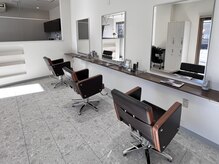 新しい綺麗なピカピカの店内です♪