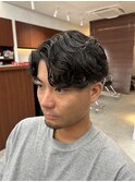 癖毛を活かしたセンターパート