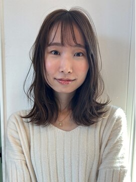 ien【5月上旬NEW OPEN(予定)】 ふわふわとした優しい雰囲気の外はねヘア