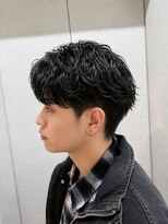 コア(CO:A)&nbsp;フェザーパーマ　センターパート韓国ニュアンスパーマメンズ長崎
