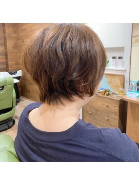 マーリエナル(MALIE NALU) クセっ毛ショート