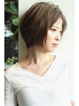 ビーワールド(B WORLD) くびれボブ!小顔ショート!オリーブからーでエアリーに!