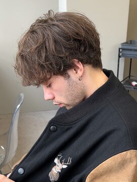 エルマーク(L-MARK) スパイラルパーマツイストパーマアップバング短髪メッシュ