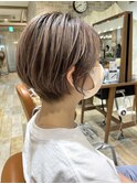 コンパクトショート×グレージュカラー