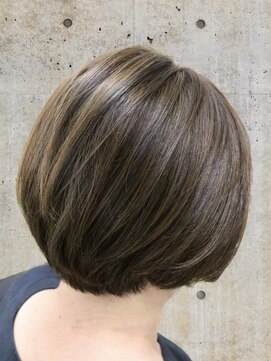 エシカル 白髪ぼかしショートグラ