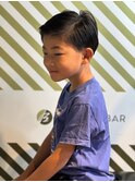 バーバーが手がけるキッズカット 毛流れ七三ヘア#1