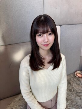 アナ ラーナ(Anna Lanna) ミディアムのローレイヤーと艶暗髪【奥村北斗】