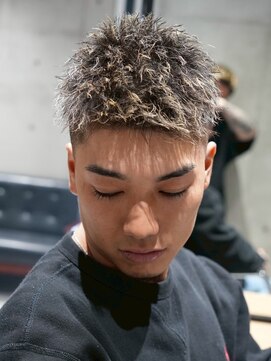 メッツ 原宿(METS) MEN'S/ツイスパ×ハイライト×スキンフェード/短髪フェード/原宿