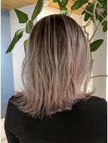 フリーク(FLEEK)&nbsp;白髪ぼかしバレイヤージュ
