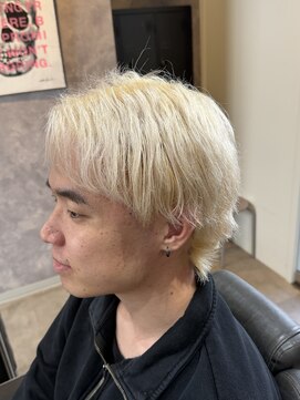 メグロバーバーショップロッポンギ 目黒六(MEGURO BARBER SHOP 6PPONGI) 抜きっぱなしブロンド