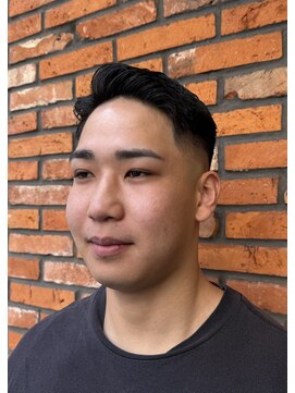 ドゥーエン 京橋店(DoEN) サイドパート×スキンフェード