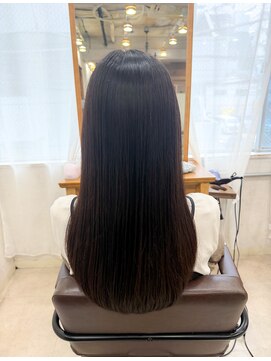 ジェナ(Jena) 艶感ロング×髪質改善ストレート|ナチュラルにまとまる縮毛矯正