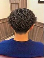 ミリオンバックス 上野(Million Bucks)&nbsp;MEN'S HAIR刈り上げセンターパート波巻きツイストスパイラル