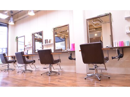 ヘアーズベリー 六地蔵店 (hairs BERRY)の写真