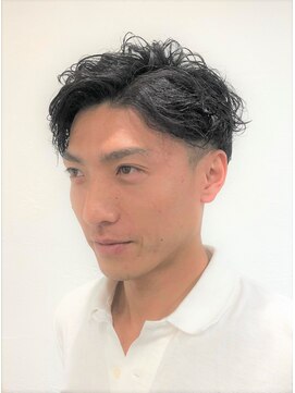 フィーカ(FIKA hair&care) クセ毛風遊ばせマッシュ。