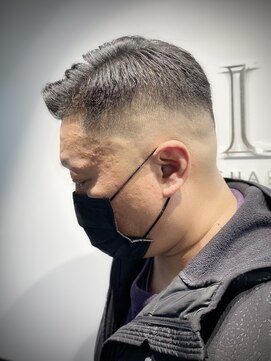 リバティシェアバーバー 銀座(LIBERTY SHARE BARBER) ハイフェード/ハードパート barber Style