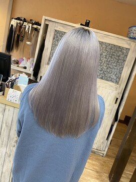 エミーバイモアムー(Emmie byMoremuu) Emmieホワイトグレー