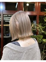 ヲタク(wotaku.)&nbsp;ミルクティーカラー透明感カラー外はねボブベージュカラー