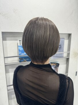 ユッカ 高槻茨木店(YUCCA) 【 YUCCA 】大人可愛い20代30代40代コンパクトショート/グレー