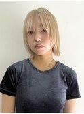 ハイトーン切りっぱなしショートボブミルクティーピンクベージュ