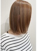 ベージュブラウンハイライトワンレングスボブ20代30代40代