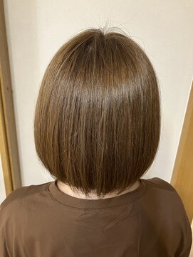 イング(ING) 顎ライン切りっぱなしボブ