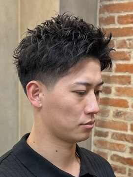 ドルクス 上野店(Dorcus) テーパーフェード/スパイキーショート/アップバング