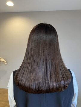 リポゾ(Riposo.) ほんのりピンクブラウン・伸ばしかけヘア