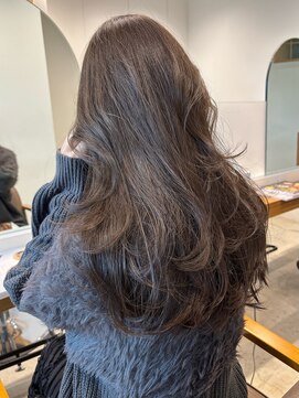 シキ(SHIKI) オリーブグレージュ×レイヤーカット