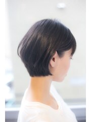 ＜HAIRLOGY＞　長さ感じるショートボブ  by早川