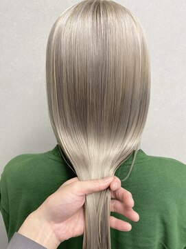 シーク 天神(SEEK) 【SEEK茶木】ホワイトブロンド☆サラツヤハイトーンカラー