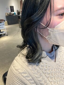 ヘアーエスクールシーユー 枚方T-SITE店(hair S.COEUR×Cu) インナーカラー