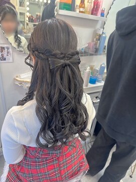 リムネ(RIMUNE) 編み込みハーフアップ髪リボン