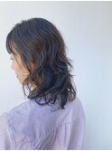 大人女性のくせ毛を生かしたウルフ×パーマスタイル