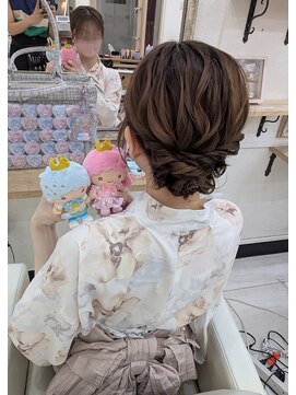 プティクローシェ バイ クオーレ(petite cloche by CUORE) ボブでもふわふわアップに