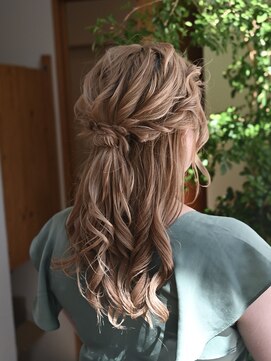 オルガ(orga) ハーフアップのお呼ばれヘア