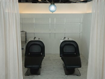 カーテル(KARTEL)の写真/癒しと至福の時間を◎日頃の疲れをヘッドスパで癒しながら、頭皮から健康的に美しい髪を育む！