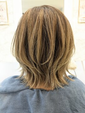 白髪ぼかしハイライト　明るい白髪染め　40代　50代