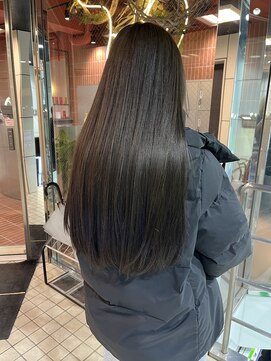 ヘアーアンドメイク ビス(HAIR&MAKE bis) ワンカラーでチョコレートブラウン【黒田あさみ】