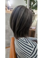 イル(iru)&nbsp;シークレットハイライト/白髪ぼかし/ショート/Miku