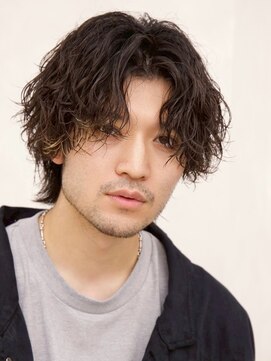 ルーシー 名古屋栄(LUCEY) センターパートニュアンスパーマフェザーパーマ波巻きパーマ