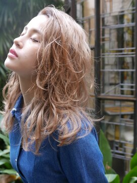 ブロック ジャポン(bloc japon) ニュアンシーレイヤーカット×ブラウンベージュ