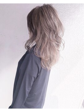 ヘアーアンドアトリエ マール(Hair&Atelier Marl) 【Marl】ホワイトラベンダーカラーの外国人風セミディ♪