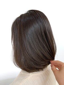 クオリス 上板橋店(QUALIS) 艶感ナチュラルストレート丸みミディ/毛先ワンカール/肩ライン