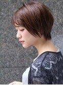 えりあしタイトなコンパクトショート