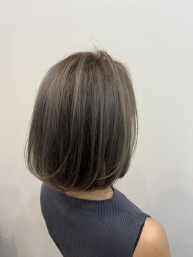 エニー 四条大宮(aNy) 【白髪を活かすカラーテクニック】白髪活かしハイライト