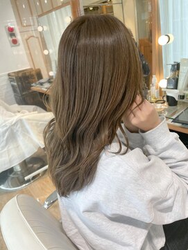 ネオリーブ チロル 横浜西口店(Neolive CiroL.) くすみオリーブベージュ☆