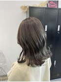 透明感オリーブグレージュ