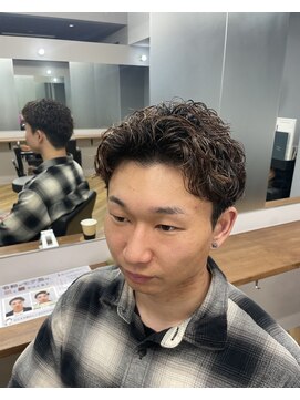 アレス バイ シカ 神戸三宮元町店(ALLES by Cica) 神戸／三ノ宮／元町メンズサロンスパイキーショート