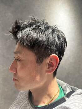 クラウン(CROWN)の写真/顔の印象を大きく変える"ひげ"や"眉"のスタイリングもお任せ◎プロの技術で好印象な仕上がりに♪